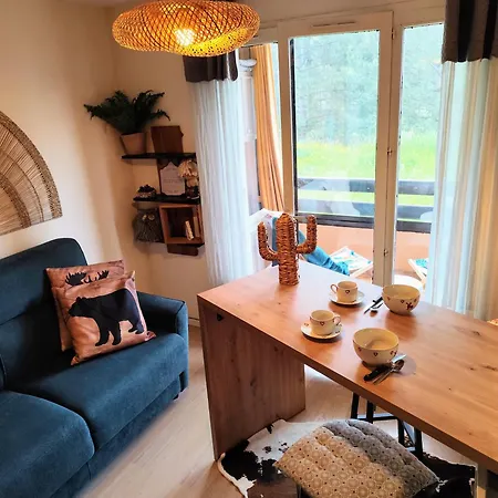 Petit Cocon Plein Sud Vue Montagnes Lesclesdenicole Apartamento *